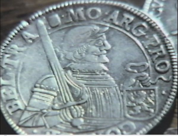 Hello-Does-Anyone-Know-What-This-Coin-Is?