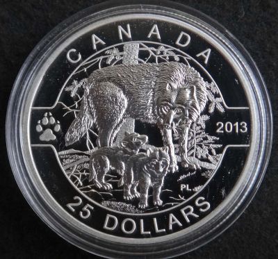 1-Oz-O-Canada-Wolf
