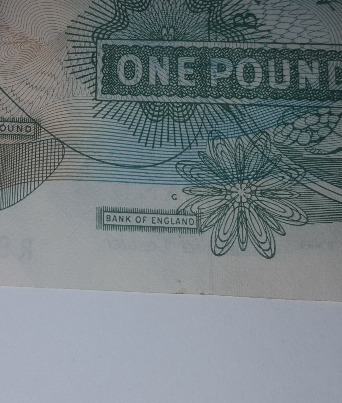 United-Kingdom-Pound-Notes