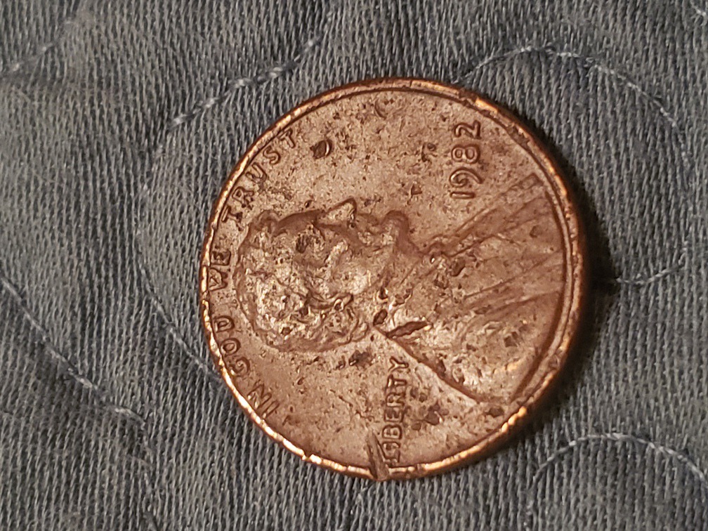HI-I'm-New-To-Collecting.-1982-Error-Penny.