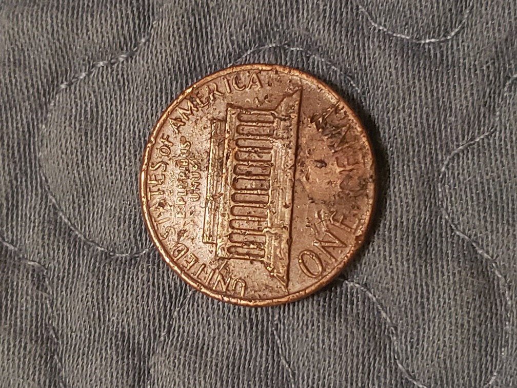 HI-I'm-New-To-Collecting.-1982-Error-Penny.