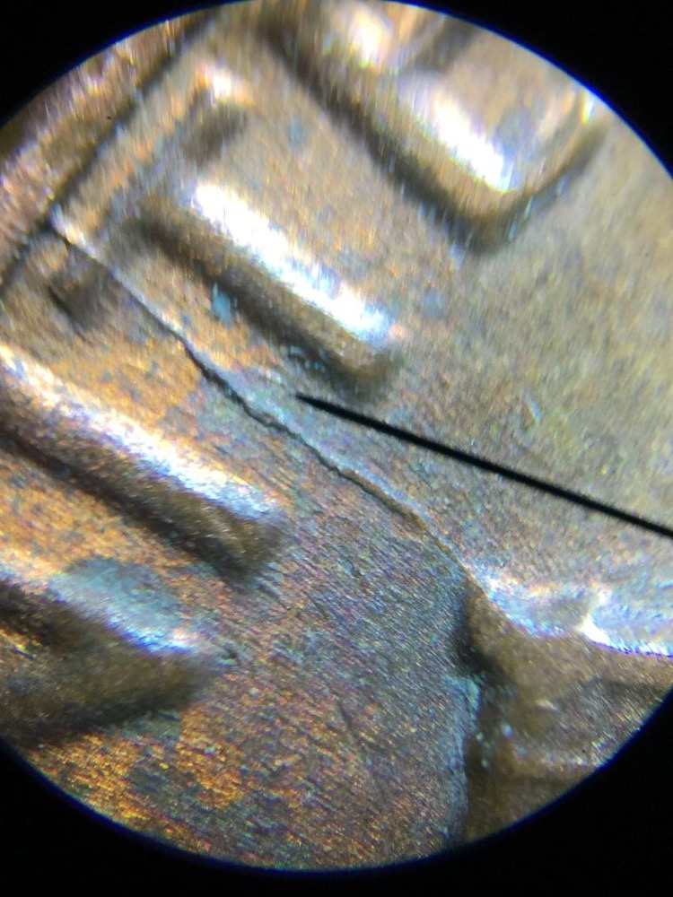 Die-Chip-Several-Die-Cracks
