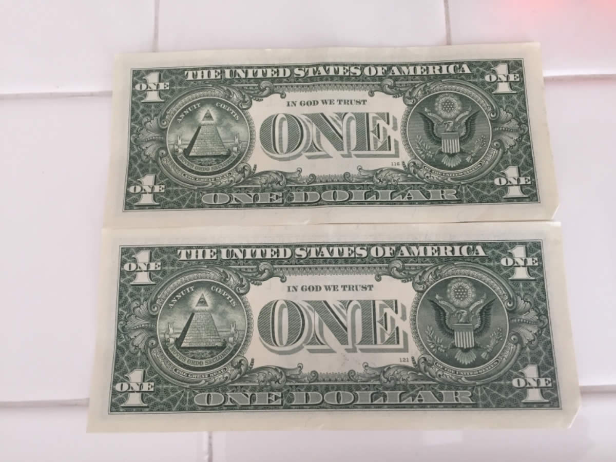 Two-$1-Bills-With-Error?