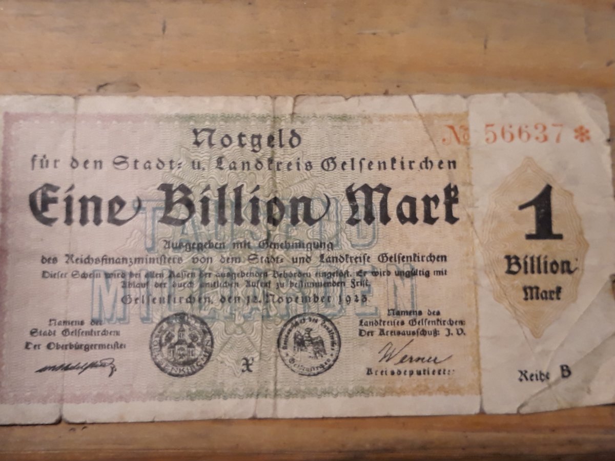 My-Mother-In-Law-Gave-Me-A-Lot-Of-Foreign-Currency,-Help-Please