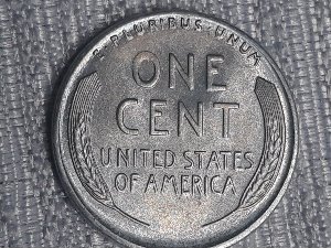 1943-S-Steel-Cent-With-Unusual--Dots-Above-The-E-In-Liberty?