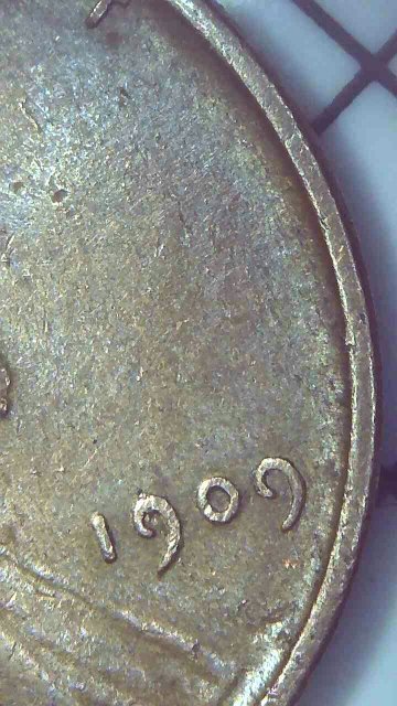 Gonna-Need-Some-Help-With-This-One.-1909-V.d.b-Wheat-Cent-Mint-Mark-Error?