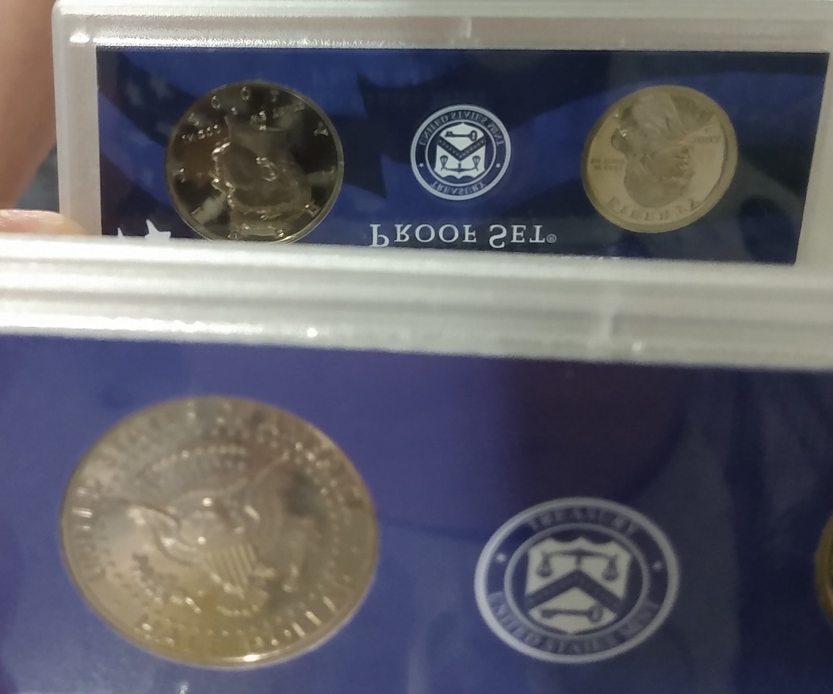 2002-S-Kennedy-Half-Reverse-Is-Tilted-Left