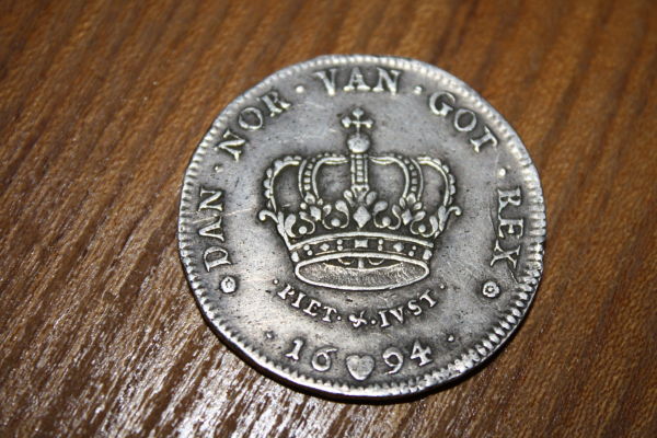Christ-V-Silver-Coin-1694