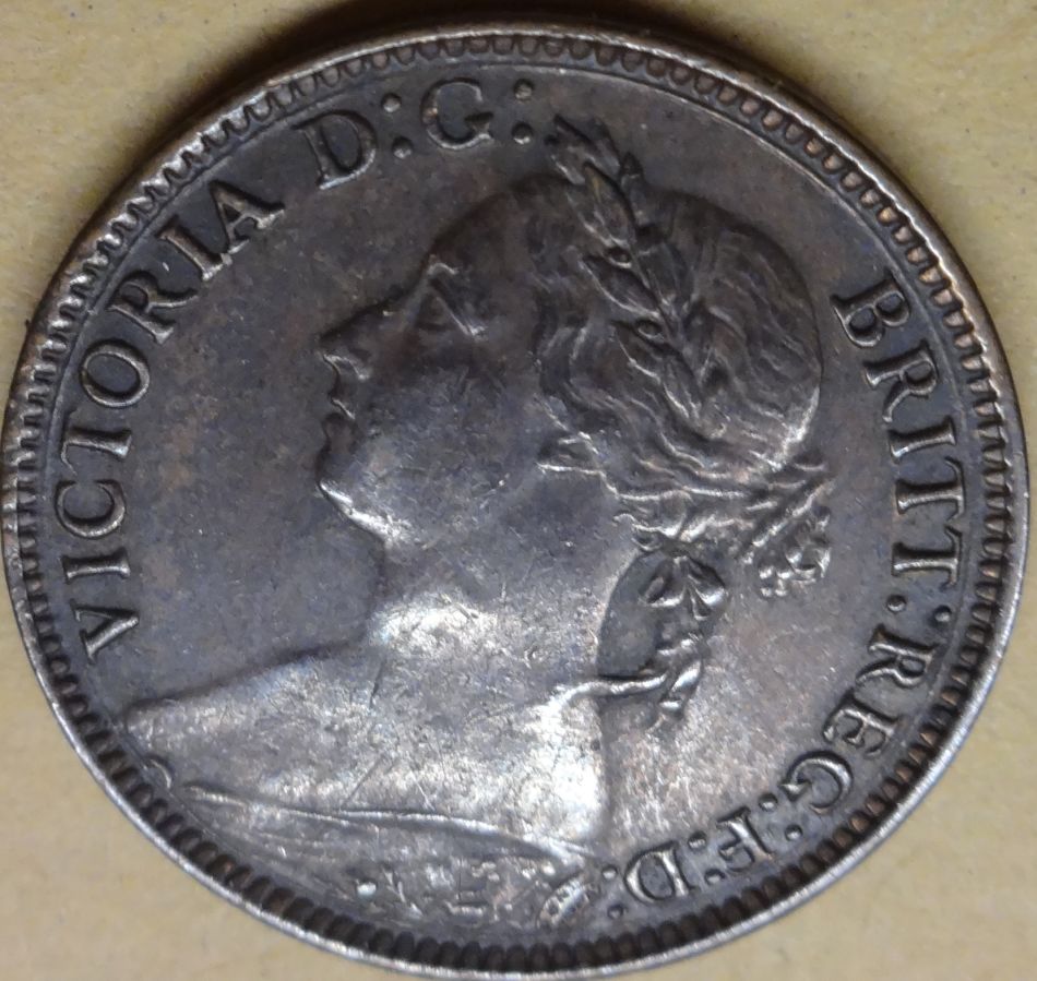 1881-Farthing-3-Berries-/-Wreath-For-Grading