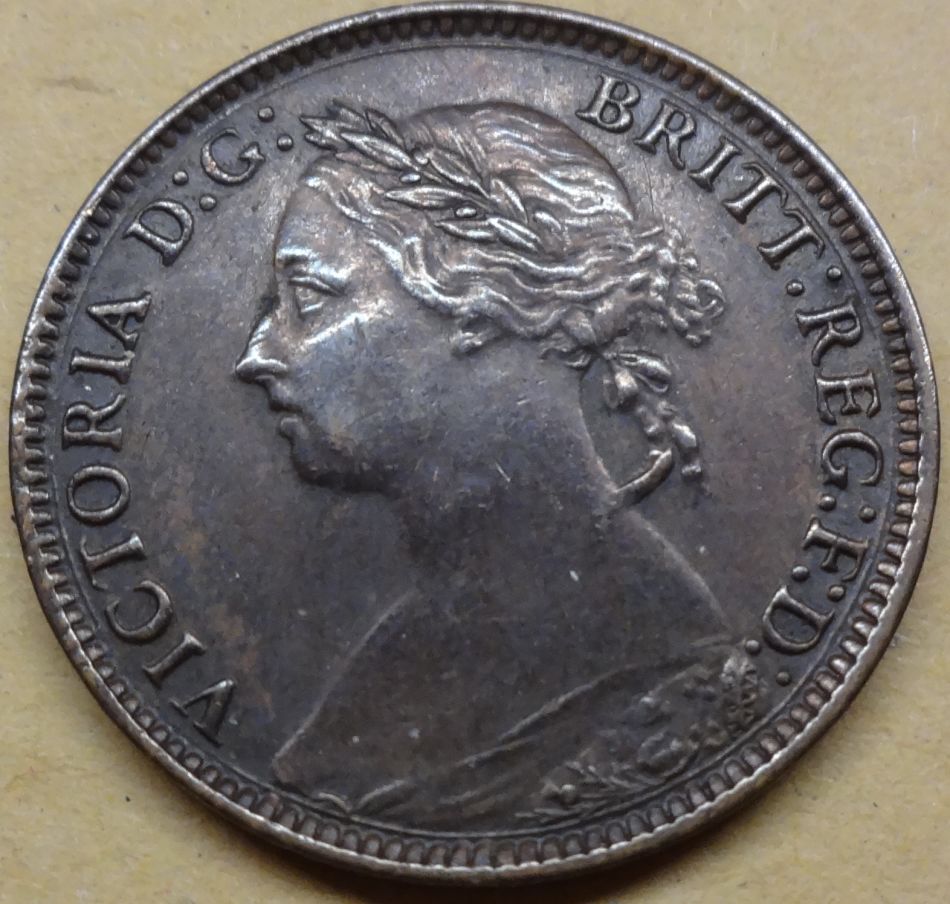 1881-Farthing-3-Berries-/-Wreath-For-Grading