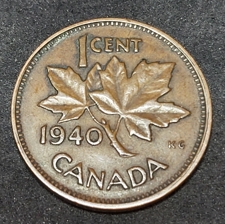 Canadian-1940-Penny,-Wicked-Looking-Die-Crack-Under-Both-Sides-Of-King.-Magnified-Pics