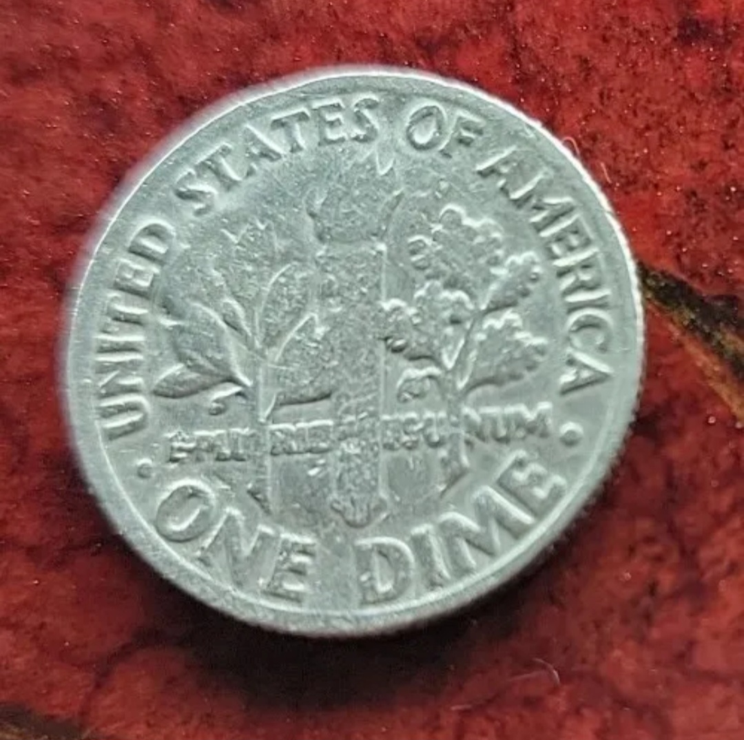 Is-This-A-Mint-Error-Or-PMD-On-This-1983-P-Dime?