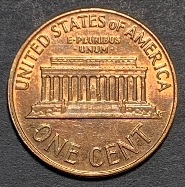 1964-D-Lincoln-Memorial---UFO