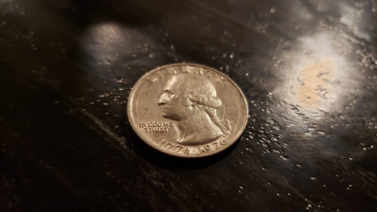 1976-Bicentennial-Quarter.-Is-This-Odd?-Weird-Stamping.