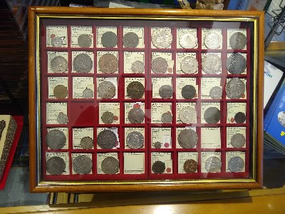 Pictures-Of-A-Storefront-In-Rome-That-Sells.ancients