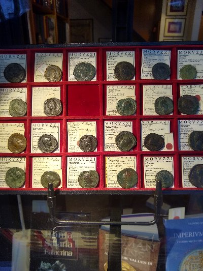 Pictures-Of-A-Storefront-In-Rome-That-Sells.ancients