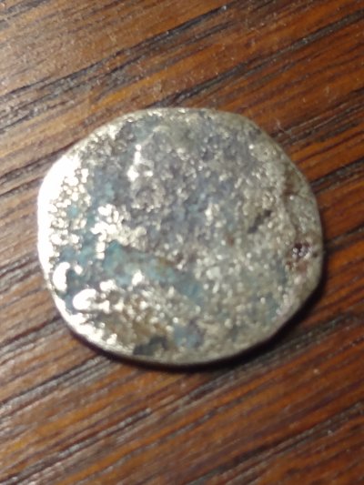 Need-Help-Identifying-And-Advice-On-How-To-Clean-This-Coin.