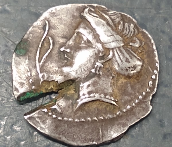 Ancient-Greek-Coin.-With-A-Split.-Thoughts,-Attribution?