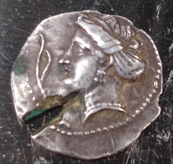 Ancient-Greek-Coin.-With-A-Split.-Thoughts,-Attribution?