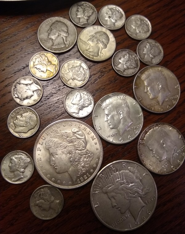 Types-Of-US-Coins-I-Find-In-Rome,-Italy.