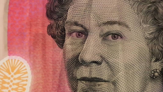 New-Generation-$5-Note-Error?-The-Pink-Eyed-Queen!--Real-Or-Fake?