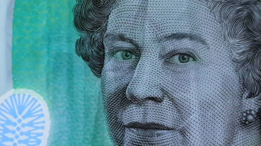 New-Generation-$5-Note-Error?-The-Pink-Eyed-Queen!--Real-Or-Fake?