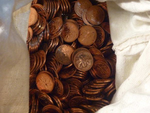 Some-1963-Pennies-~hanging-3-Examples-~dots-And-Clashes