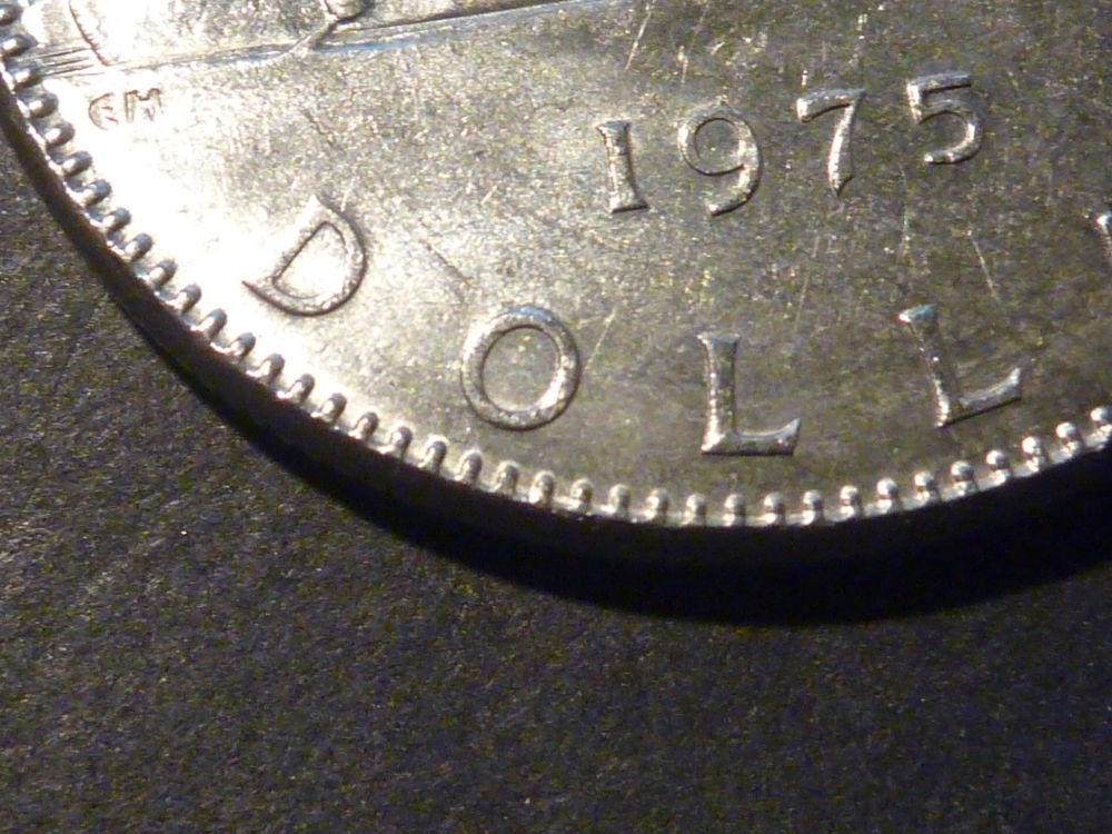 1975-Dollar---Mis-Aligned-Die-And-Collar-Clash