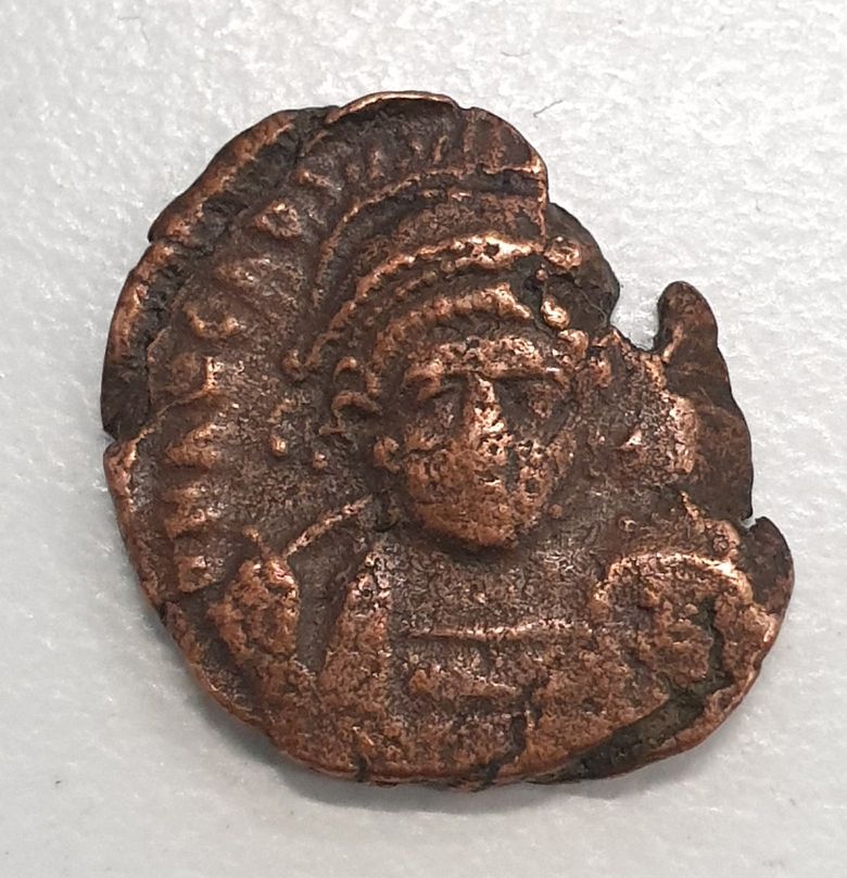 Could-Be-Roman,-But-Face-Full-Front