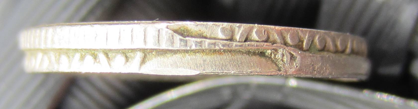 Very-Strange-Edge-On-5-Rupee-1996,-India