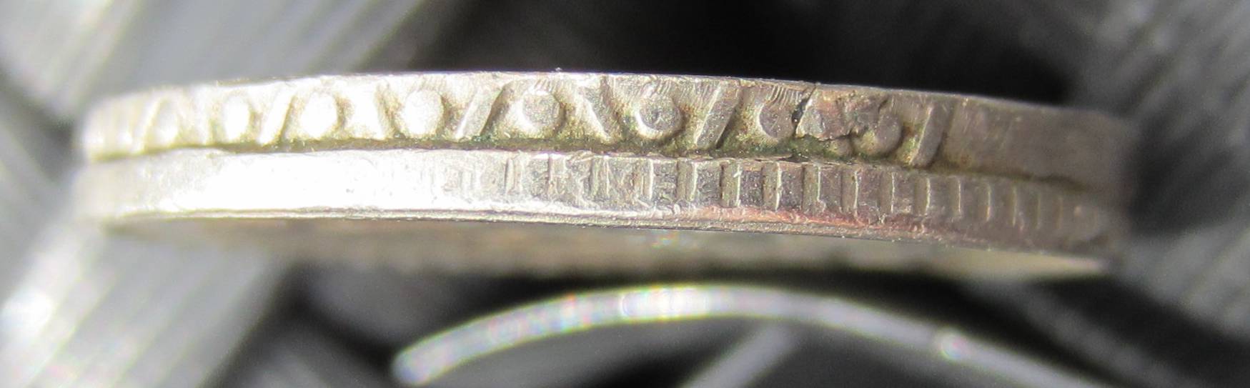 Very-Strange-Edge-On-5-Rupee-1996,-India