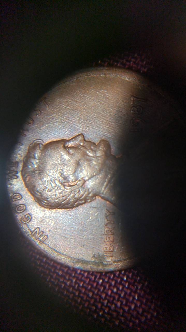 1987-Penny-With-A-Crack-Under-The-Letters?