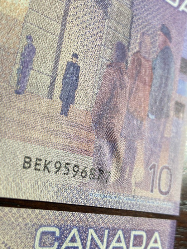 Canada---Banknote-Strap-Marks,-Ink-Warping-Etc