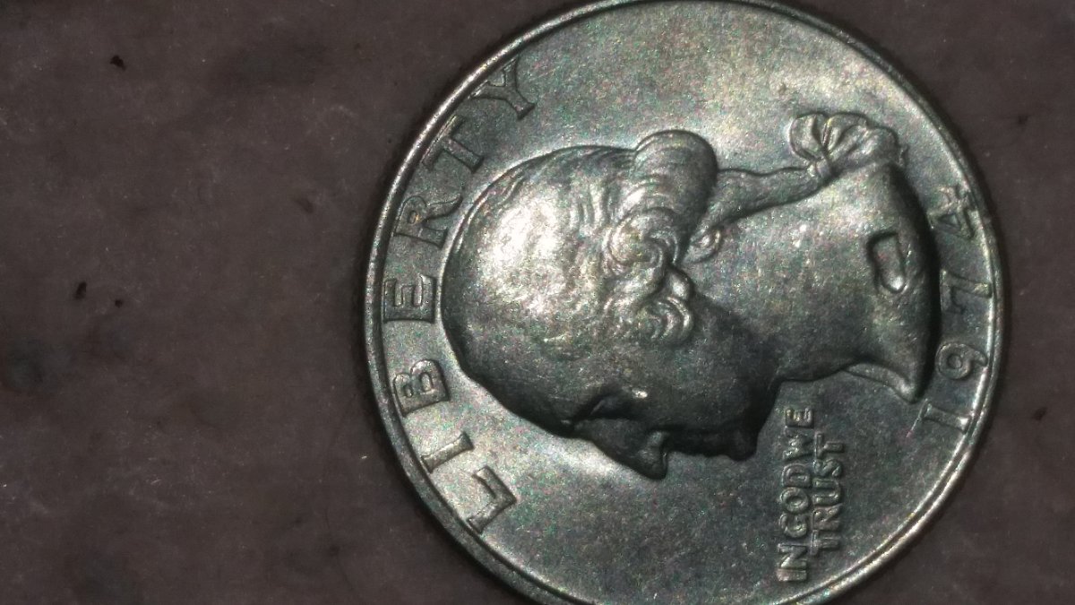1974-Quarter-Massive-Hole-Error