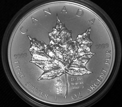 Privy-Silver-Maple-Leaf