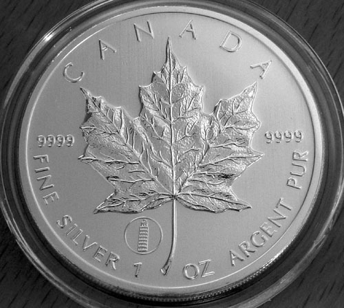 Privy-Silver-Maple-Leaf