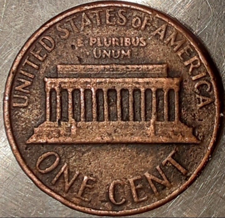 1976-Lincoln-Memorial-Cent/-Help-With-Identifying