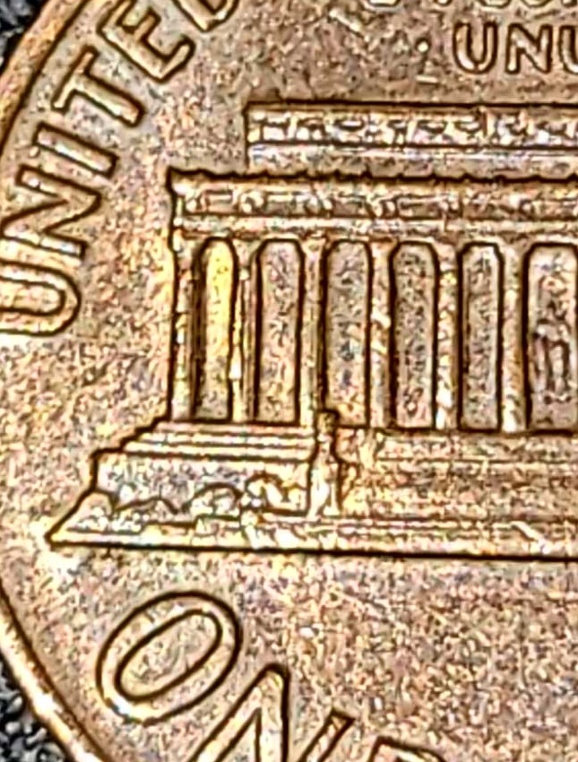 1969-S-Penny-With-Reverse-Die-Chip-In-The-Columns.