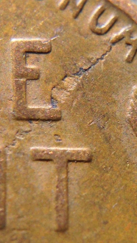 1940-LWC-Lamination-Crack