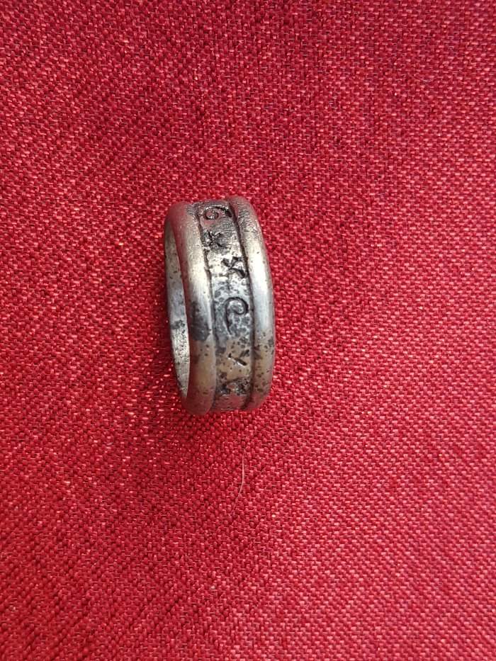 Metal-Detector-Finds-Silver-Ring