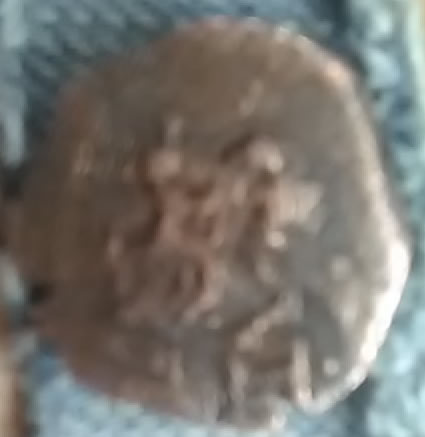 Please-Help-Me-Indentify-This-Bronze-Coin.-Id:-17th-Century-Spain-8-Maravedis
