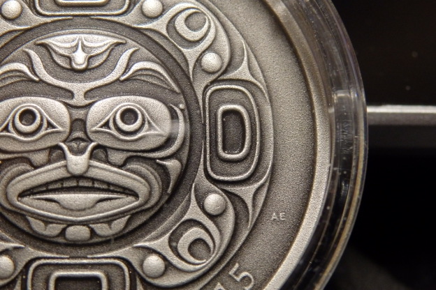 2015-Ultra-High-Relief-3-Coin-Set-Singing-Moon-Mask