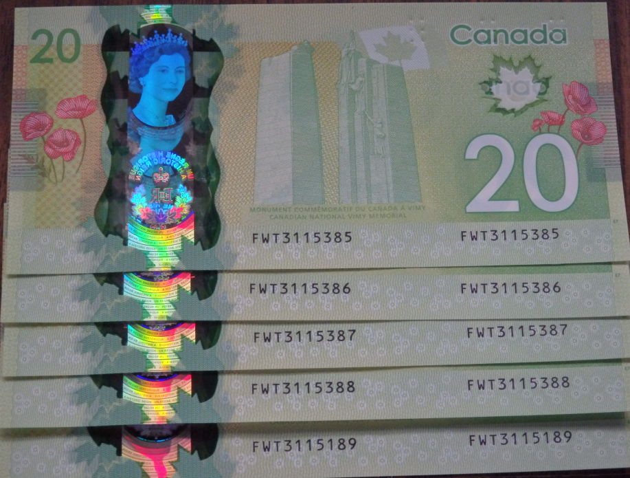 2015-$20-Queen's-Reign-Banknote