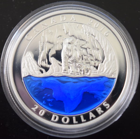 2016-Mc-Iconic-Canada-Polar-Bear