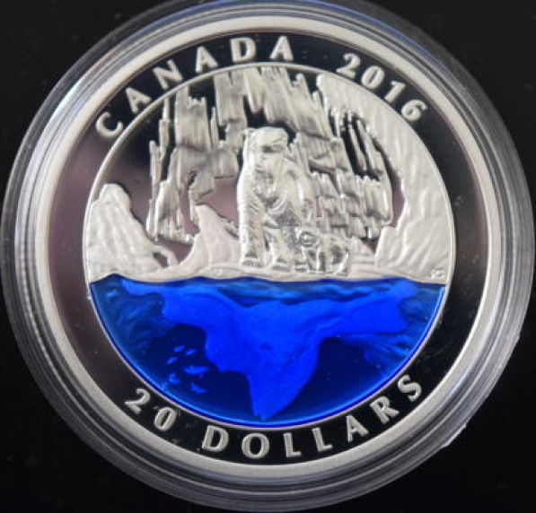 2016-Mc-Iconic-Canada-Polar-Bear