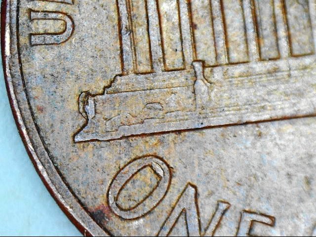 1960-D-Penny-With-Platform-And-O-Die-Breaks.