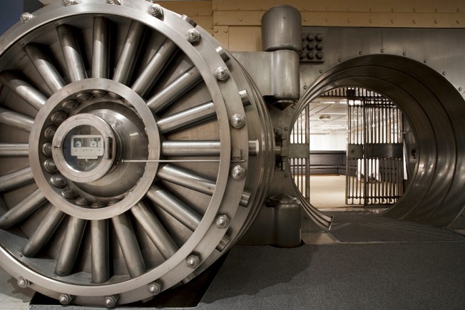 Coin-Storage-Ideas:-Safe?