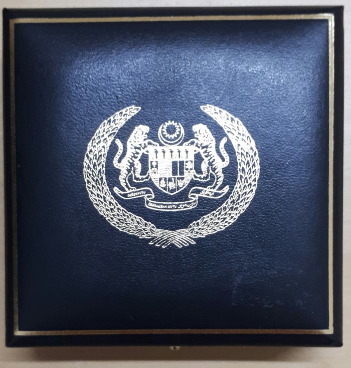 Malaysia-The-King-Of-One-Hundred-Ringgit-Proof-Gold-Coin-Without-Date-Piece