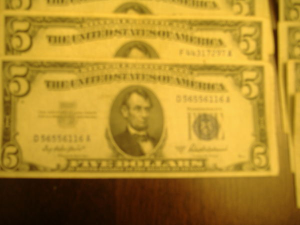 I-Hit-The-Jackpot-With-Paper-Money-Sort-Of.