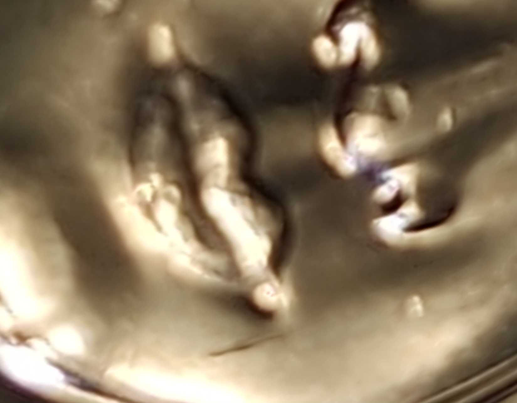 2022-P-Raised-Lune-On-R-Reverse